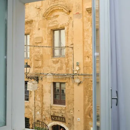 Welcomely - Joia Apartment *